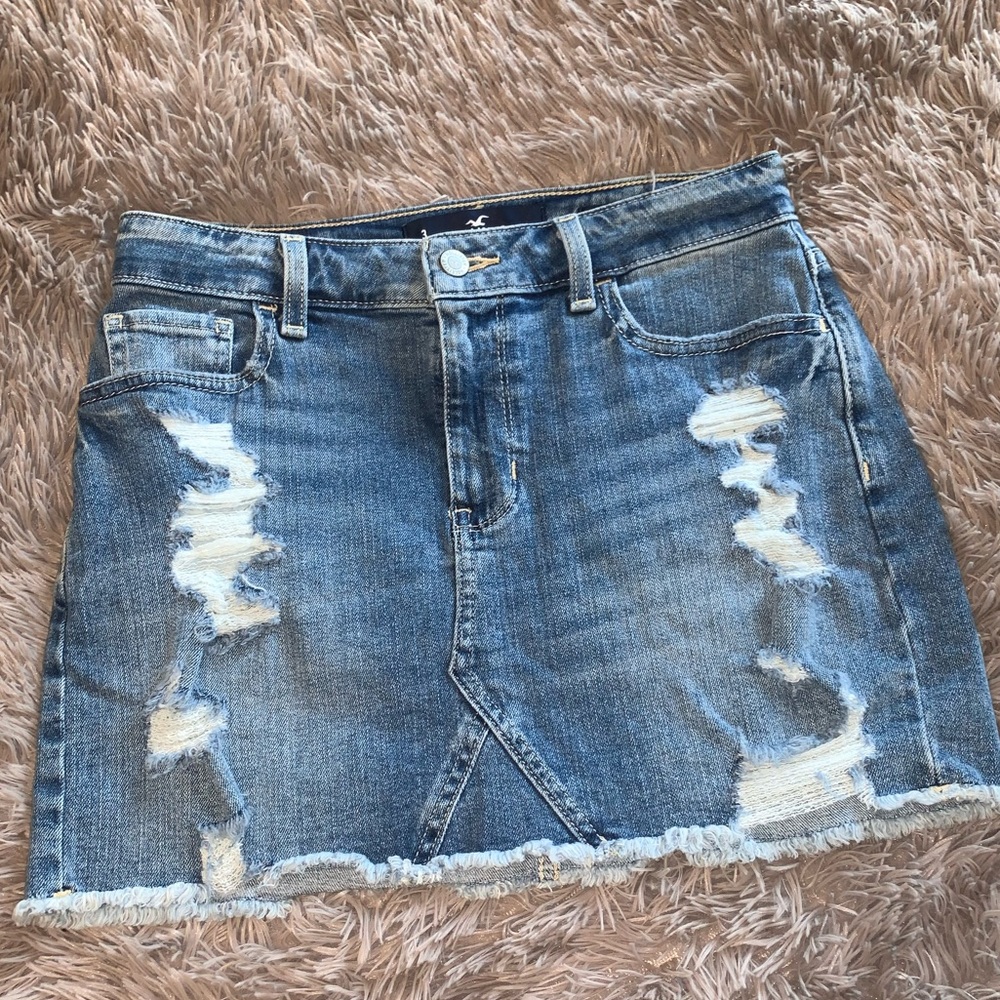 5/$25!! Hollister distressed denim skirt